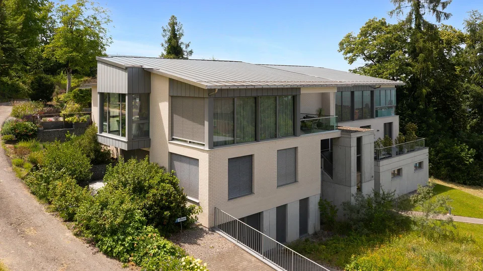 Exklusives Doppeleinfamilienhaus mit aussergewöhnlichem Raumgefühl