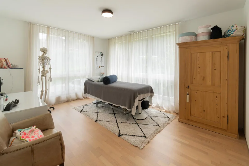 Exklusives Doppeleinfamilienhaus mit aussergewöhnlichem Raumgefühl – Foto 15 von 20