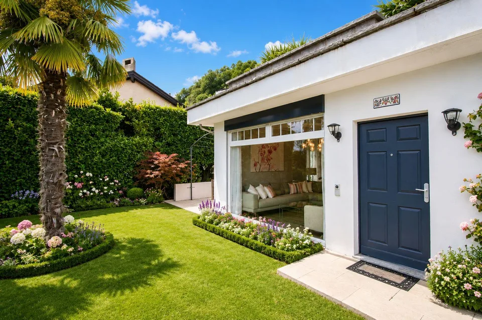 Ein echtes Juwel mit unverbaubarem Seeblick  | An authentic gem wit...