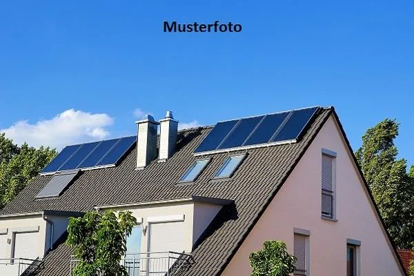 *Haus mit Einliegerwohnung*