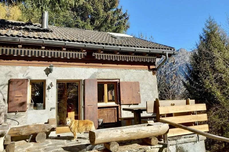 2-Zimmer-Rustico an Alleinlage mit Panorama-Aussicht und Umschwung ...