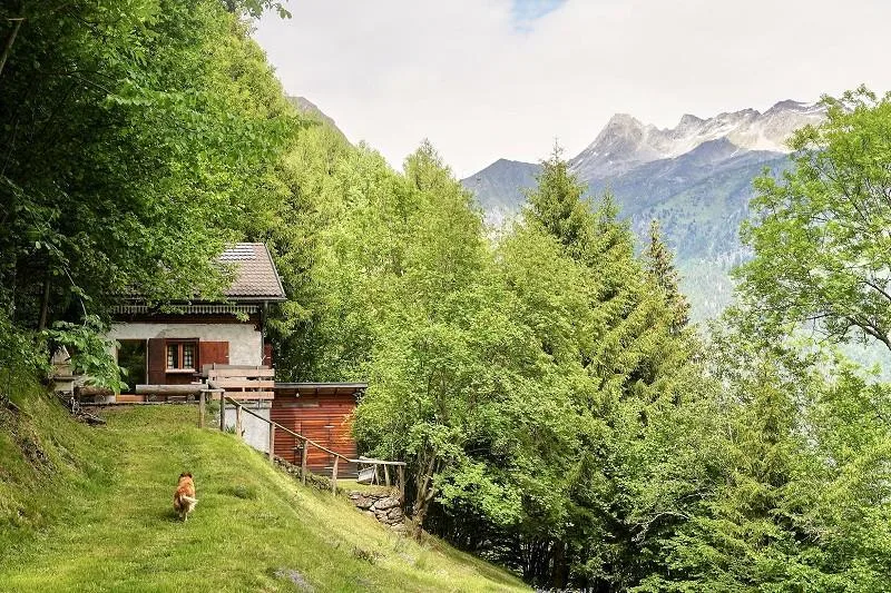 2-Zimmer-Rustico an Alleinlage mit Panorama-Aussicht und Umschwung ...