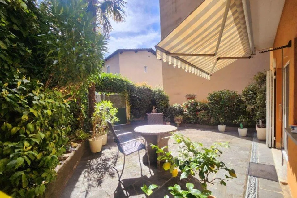 Charming 2.5-Room Apartment with Private Courtyard in Central Mural...