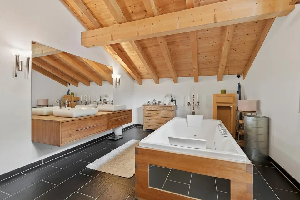 St. Peter: alpines Wohnen mit Garten und Aussicht