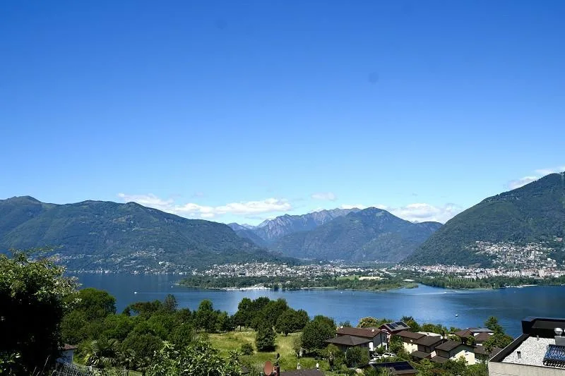 Bauland mit herrlichem Panorama-Seeblick  /   terreno edificabile c...