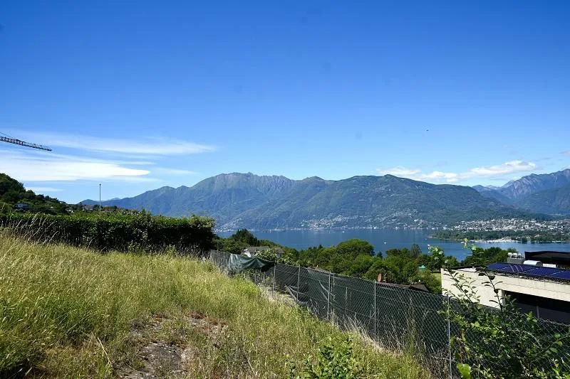 Bauland mit herrlichem Panorama-Seeblick  /   terreno edificabile c...