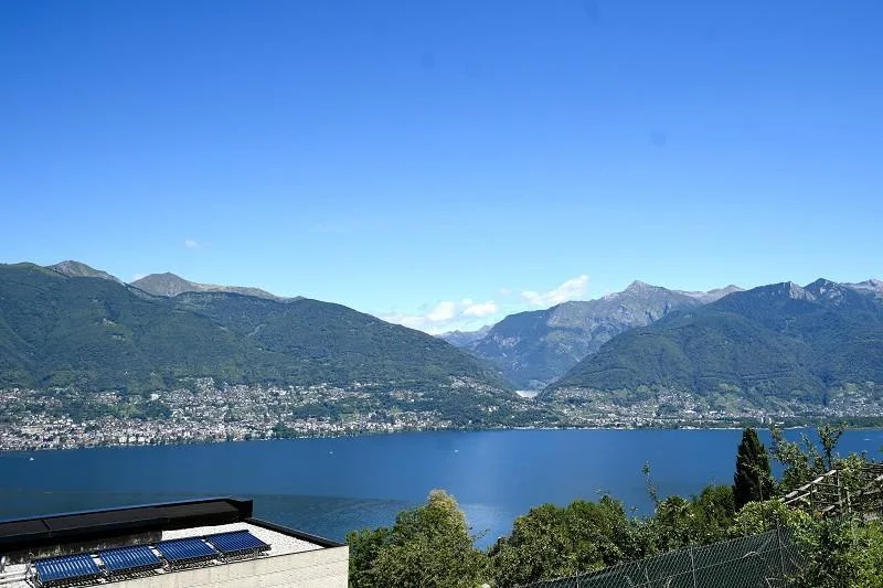 Bauland mit herrlichem Panorama-Seeblick  /   terreno edificabile c...
