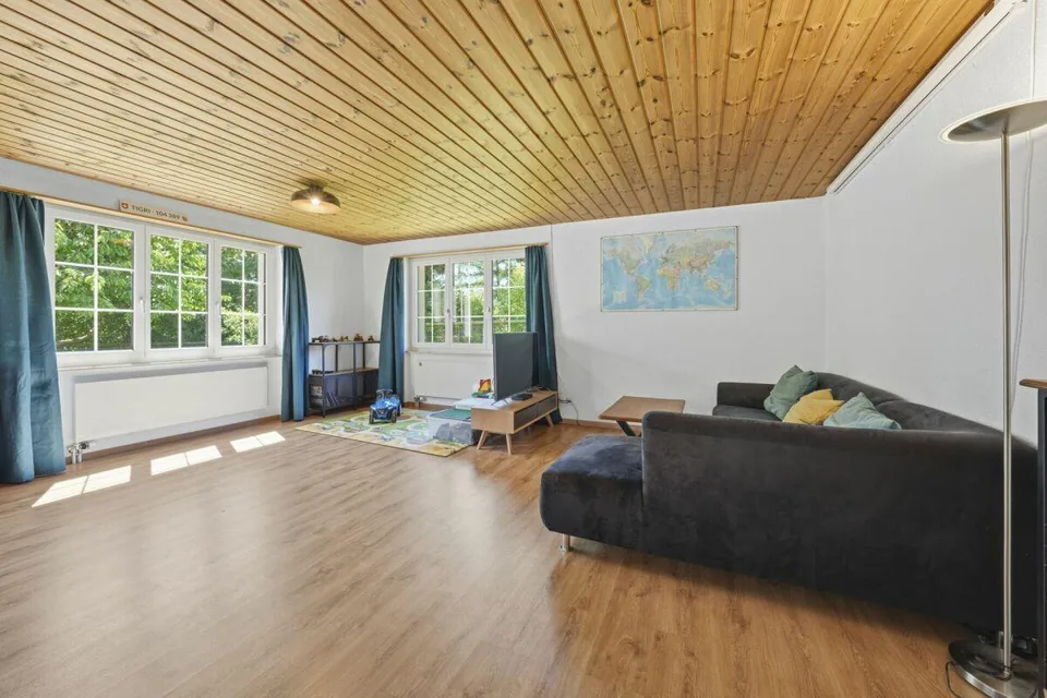 Freistehendes Familienhaus mit Charme, Privatsphäre und sonnigem  G...