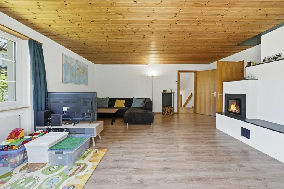 Freistehendes Familienhaus mit Charme, Privatsphäre und sonnigem  G...