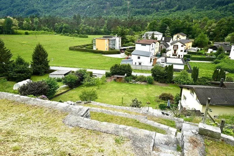 Bauland von 1001 m2 an ruhiger, sonniger Aussichtslage / terreno ed...