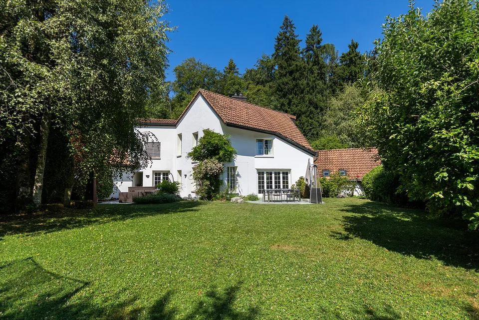 Charmantes 5½-Zimmer Landhaus an begehrter Lage