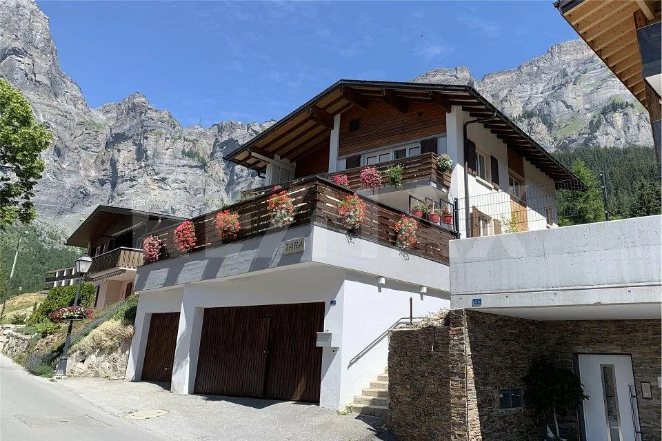 Exklusives Wohnerlebnis in Leukerbad: Einfamilienhaus mit Stil und ...