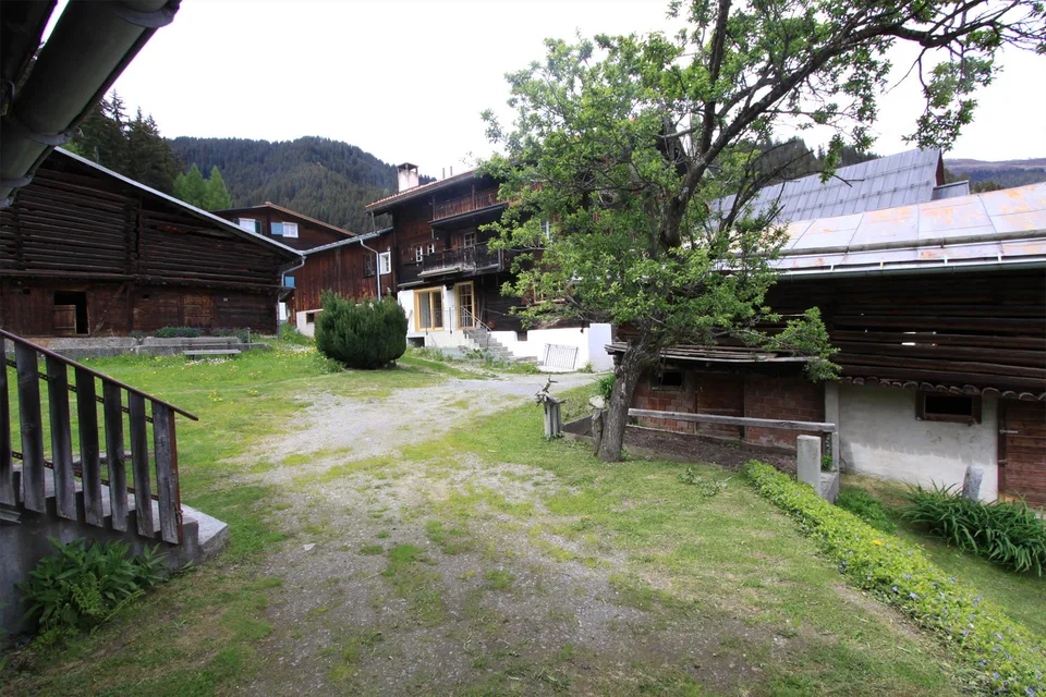 Mehrfamilienhaus in Segnas, Disentis/Mustér