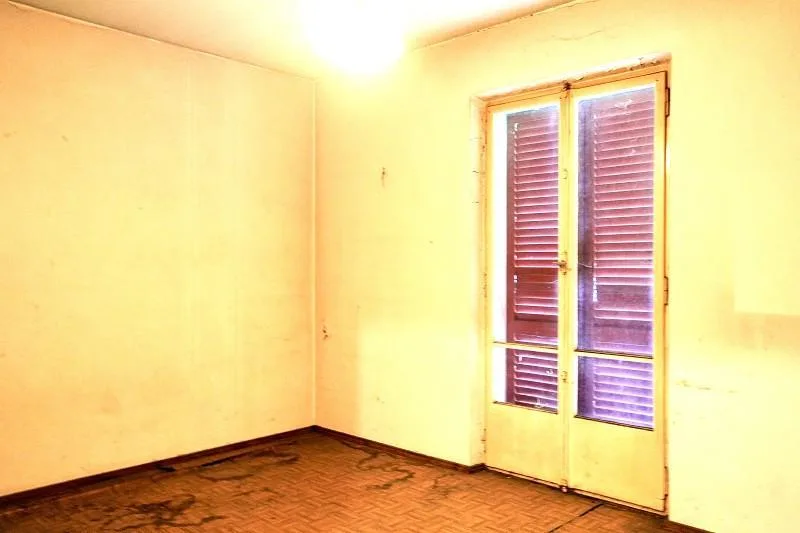 5-Zimmer-Eckhaus zum Renovieren mit Sitzplatz | casa di 5 loca... – Foto 12 von 12