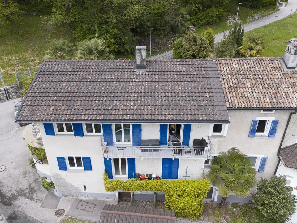 Casa unifamiliare con due unità abitative indipendenti a Mezzovico-...