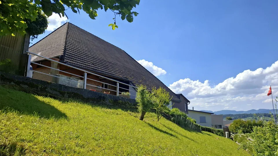 Historische Liegenschaft auf attraktivem Baugrundstück mit Potential