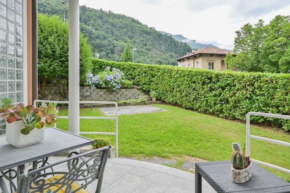 Apartment with large garden in a two-family house in a sought-after...