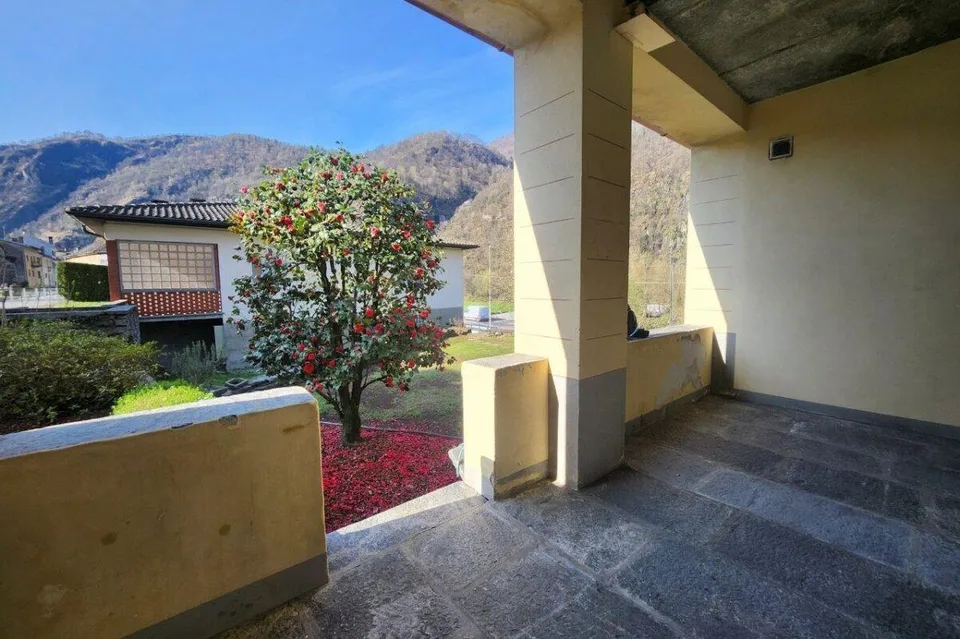 Casa storica plurifamiliare con rustico nel cuore di Avegno | Histo...