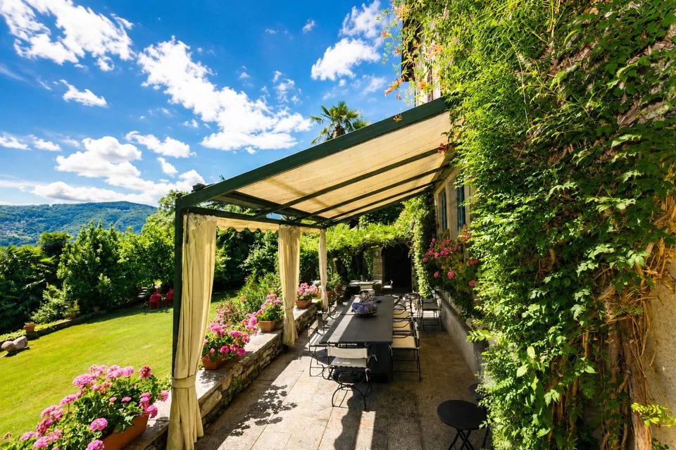 Eleganza Senza Tempo: Tenuta Storica Sospesa tra Lago, Vigneti e Cielo – photo 7 sur 26