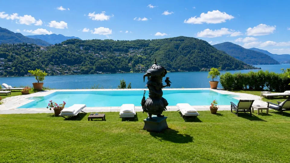 Eleganza Senza Tempo: Tenuta Storica Sospesa tra Lago, Vigneti e Cielo – photo 26 sur 26