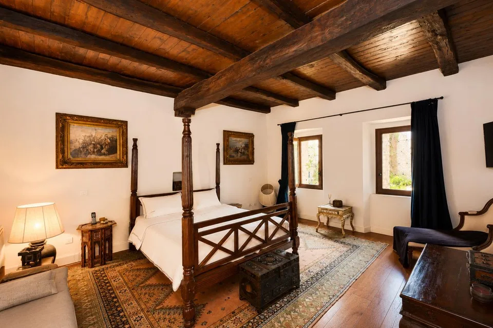 Eleganza Senza Tempo: Tenuta Storica Sospesa tra Lago, Vigneti e Cielo – photo 22 sur 26