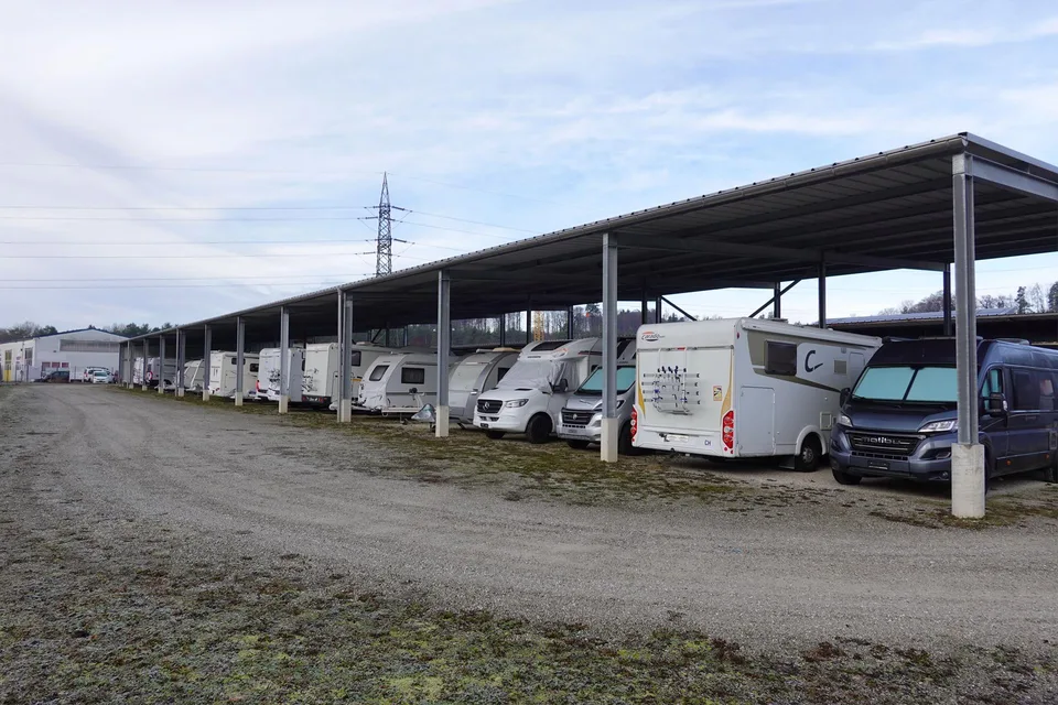 Büro und Fabrikationsareal für Investoren