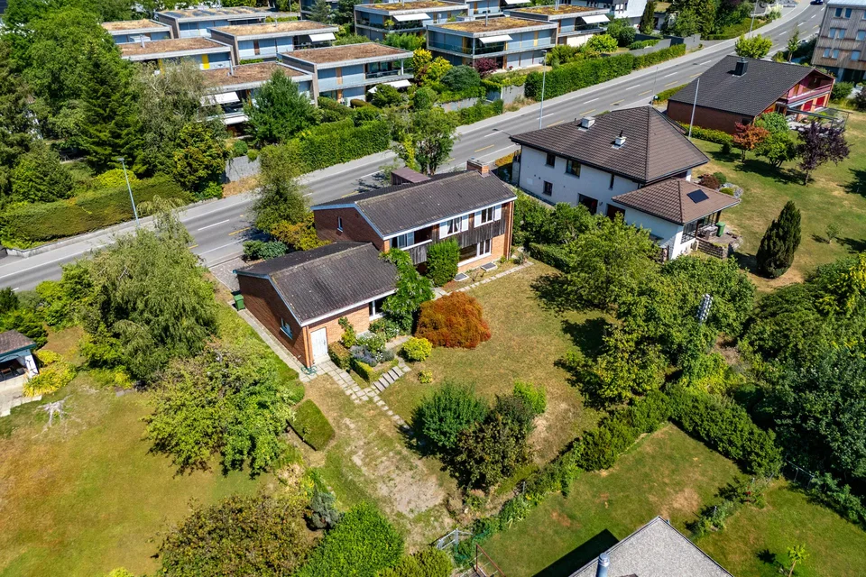 Charaktervolles Einfamilienhaus mit grosszügigem Umschwung