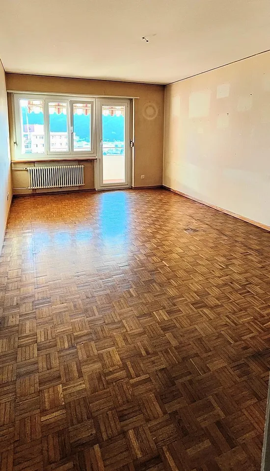 Vacallo, appartamento 3.5 locali con balcone da ristrutturare