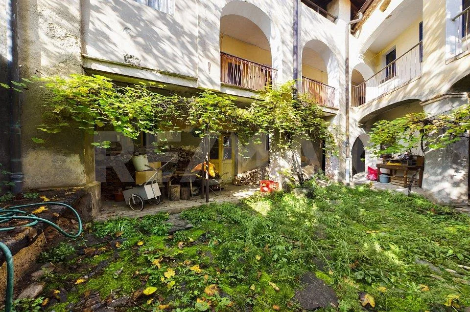 Storica casa di paese a  Carabbia