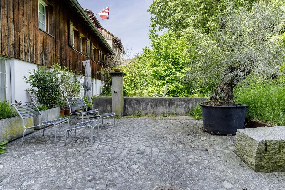 Einzigartiges Wohnen mit Charakter und Komfort – photo 2 sur 8