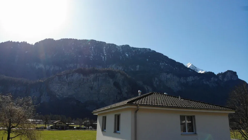Freistehendes 7.5-Zimmer-Einfamilienhaus mit Einliegerwohnung – Foto 24 von 26