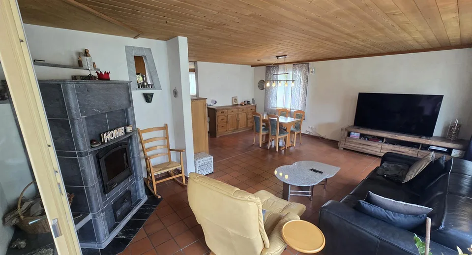 Freistehendes 7.5-Zimmer-Einfamilienhaus mit Einliegerwohnung – Foto 8 von 26