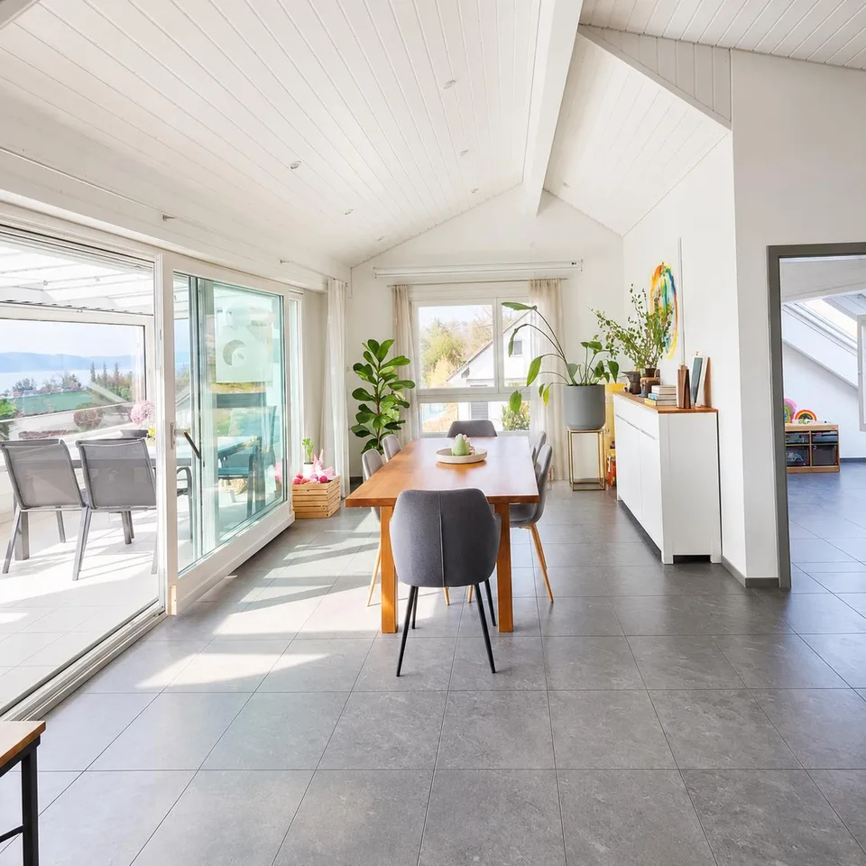 4.5 Zimmer-Dachwohnung mit unverbaubarer See- und Bergsicht