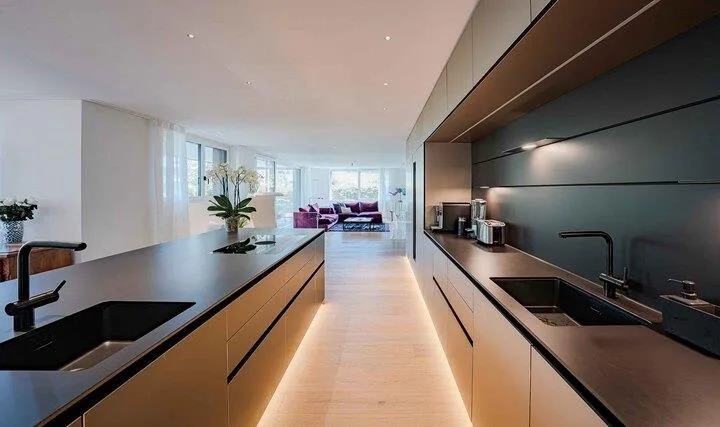 APPARTAMENTO ESCLUSIVO CON GIARDINO, CUCINA HIGH-END E SPAZIO ESTERNO PRIVATO