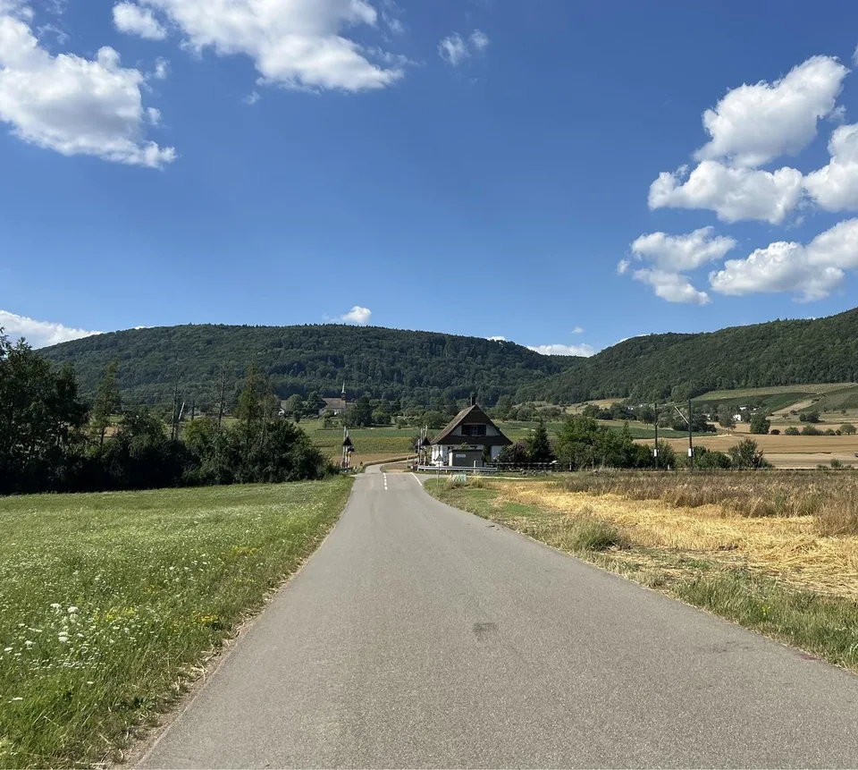 Ehemaliges Bahnwärterhaus mit viel Potenzial in Löhningen