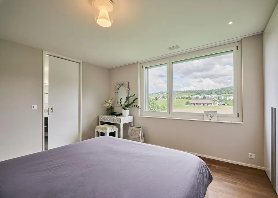 Grosszügige 4.5 Zimmer Wohnung an idealer Lage