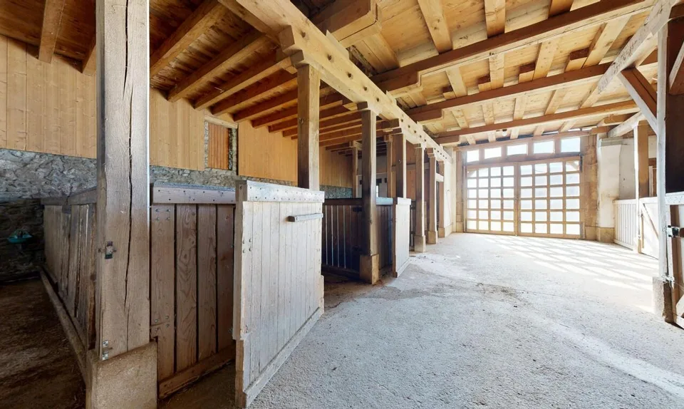 Magnifique ferme historique à transformer fort potentiel – Foto 8 von 11