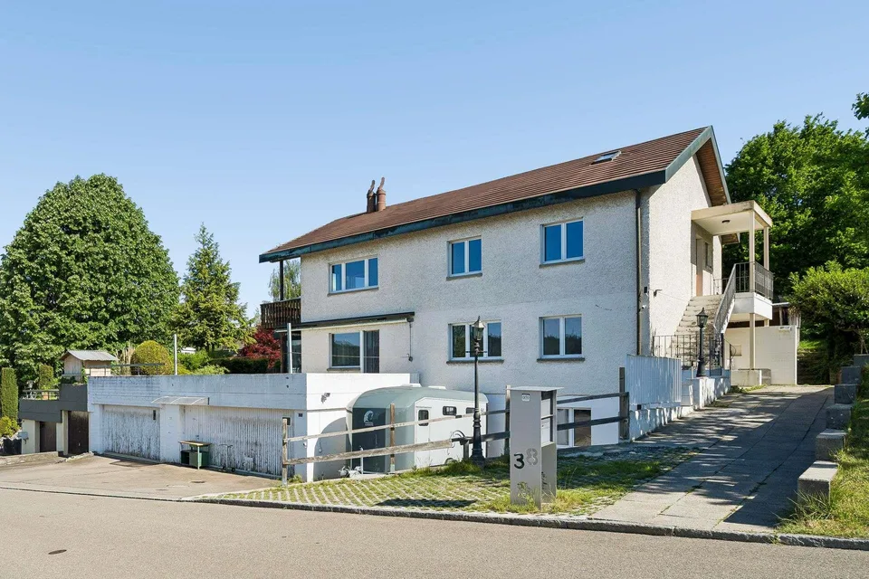 Zweifamilienhaus mit 5.5 und 4.5 Zimmerwohnung