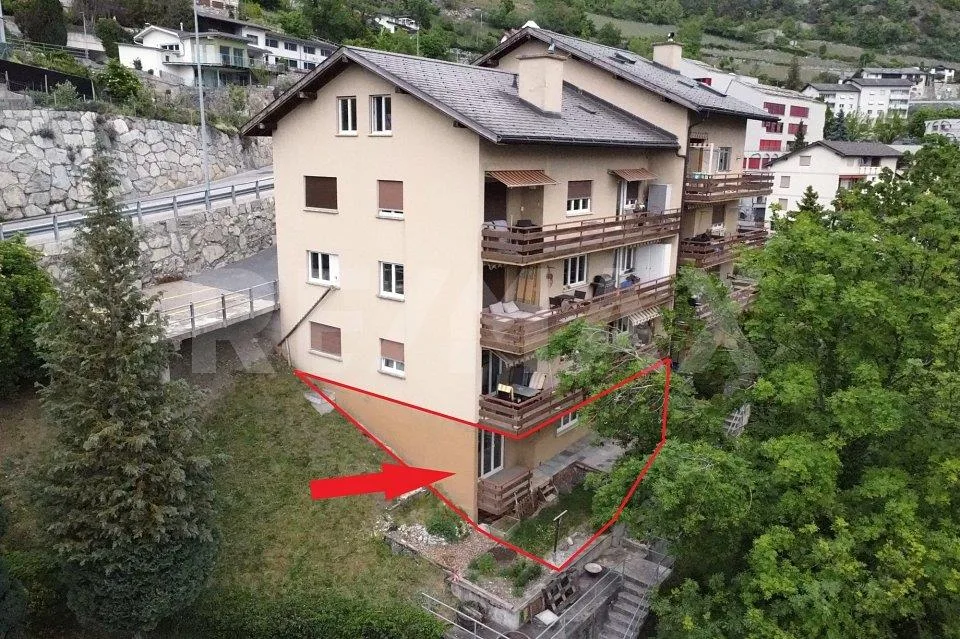 Heimelige 2.5 Zimmerwohnung mit Privatterrasse in Leuk-Stadt