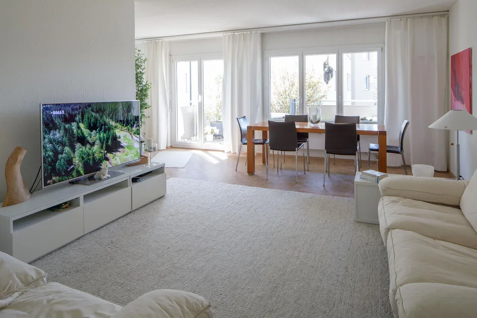 Grosszügige, gepflegte und ruhige 3.5 Zimmer-Eigentumswohnung