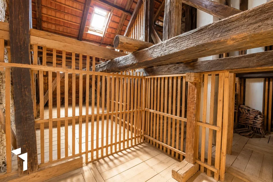 Fehr Immobilien - Wohn- und Gewerbeliegenschaft mit Renovationsbedarf – Foto 12 von 14