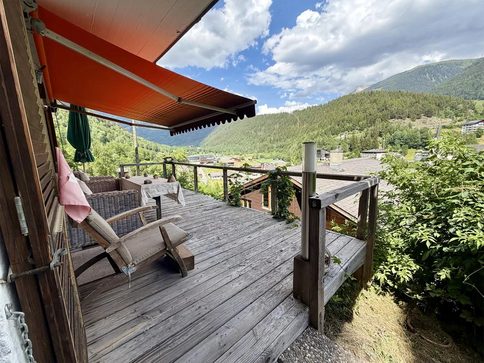 Chalet mit zwei Wohneinheiten im Zentrum von Fiesch