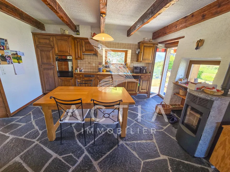 Maison sur 3'613 m2 de terrain avec fort potentiel de valorisation