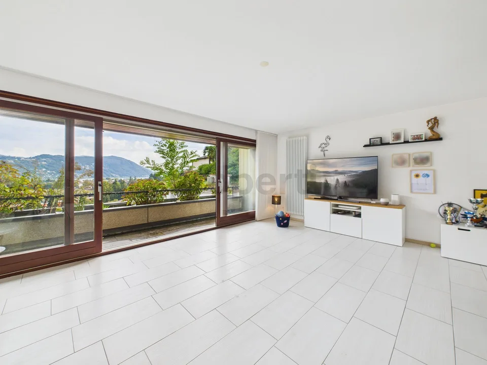 Das perfekte Haus für die Familie: Raum, Licht und Panorama (Seeblick)