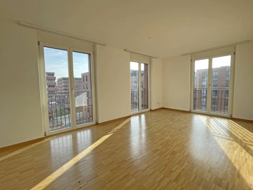 Vivere spazioso in una posizione cittadina soleggiata e tranquilla – foto 7 di 15
