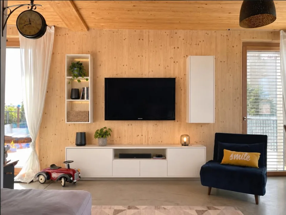 Neuwertige 3.5 Zimmer-Attikawohnung mit See- und Bergpanoramasicht