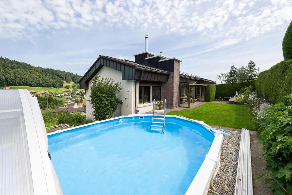 Sunny Single-Family Home