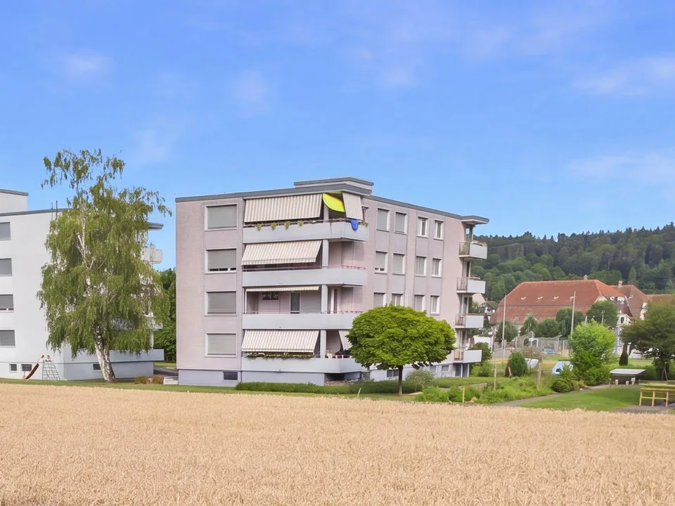 Appartamento familiare di 4,5 stanze con balcone e garage