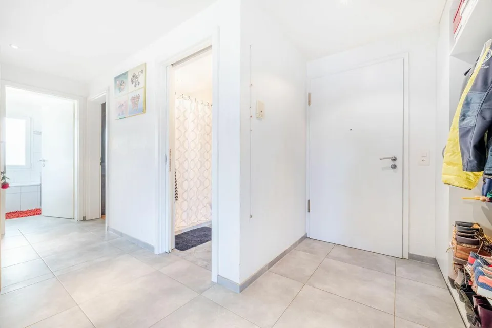 4.5-ZIMMER-WOHNUNG IM 1. OG  MIT GROSSZÜGIGER, GEDECKTER TERRASSE I...