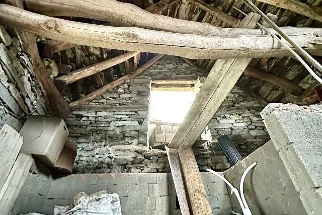 3-Zimmer-Rustico zum Ausbauen mit Garten, sehr ruhig und sonnig / r...